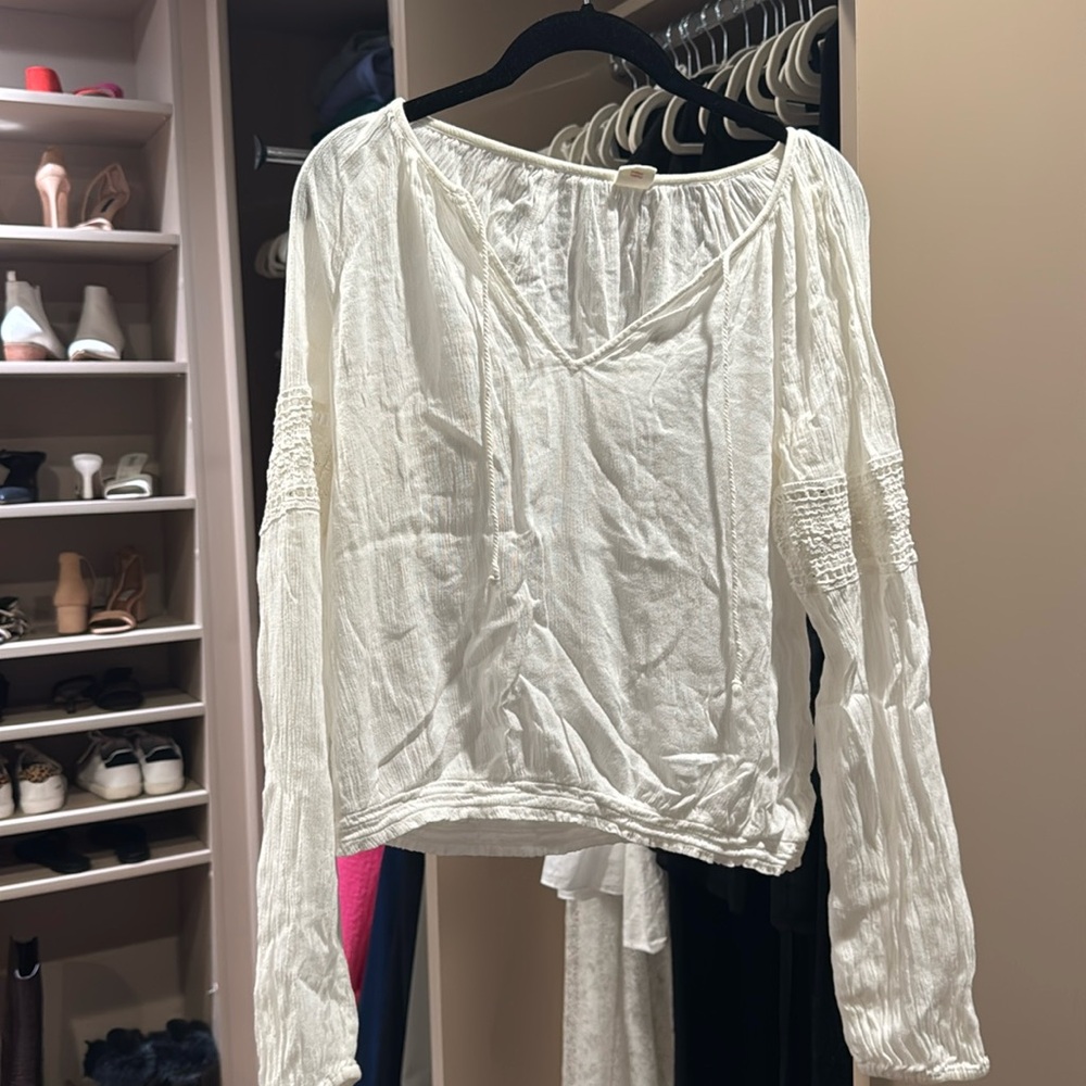 White linen style v neck blouse